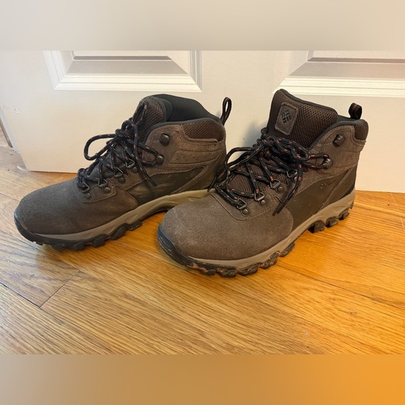 Men’s Newton Ridge™ Plus II Waterproof Hiking Boot Size 9 EUC - Picture 1 of 9